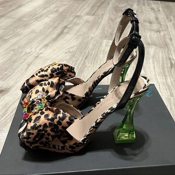 Betsey Johnson Leopard Print Slingback Heels with Green Heel size 7.5 - Picture 5 of 7